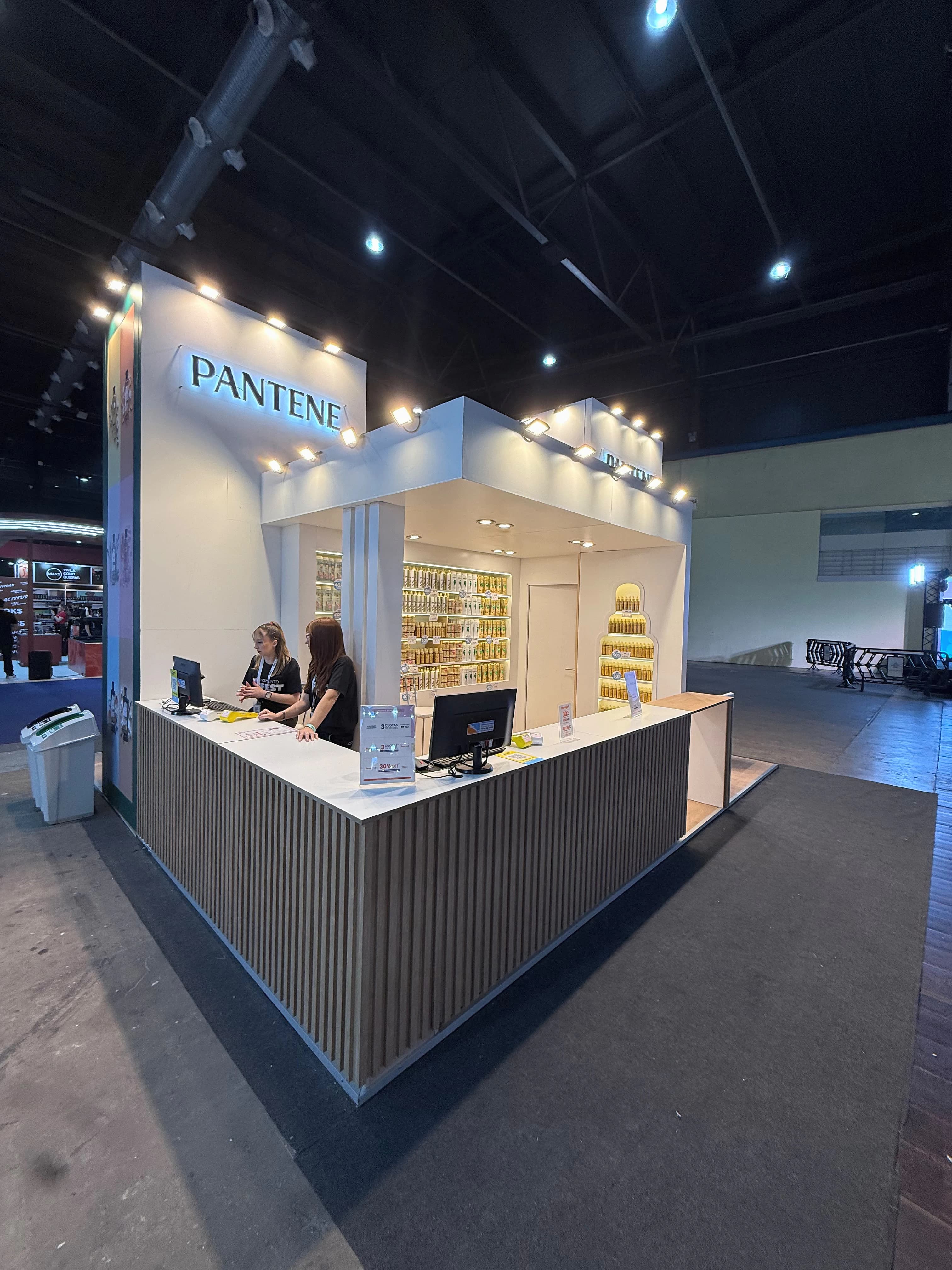 Pantene - Herbal Essences: Obra terminada